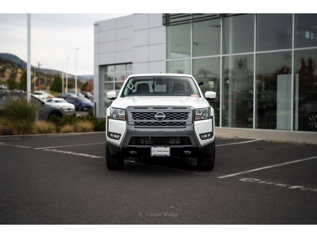 2025 Nissan Frontier SV photo 3