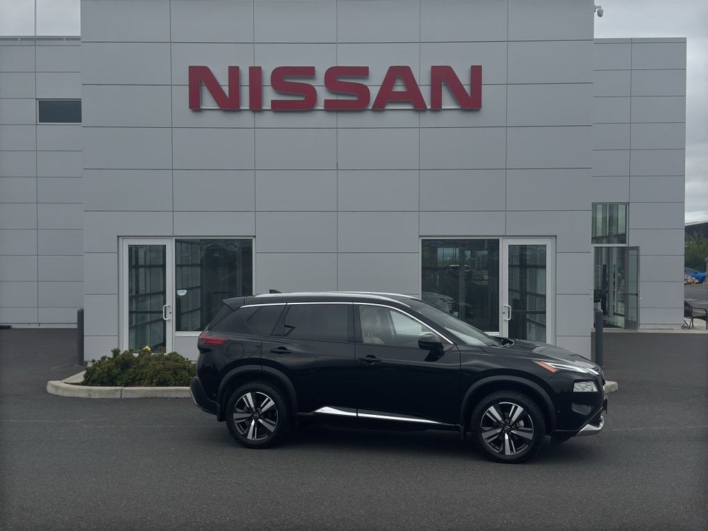 2023 Nissan Rogue Platinum AWD's photo