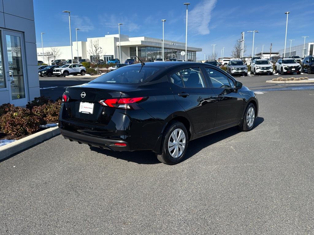2025 Nissan Versa S photo 4