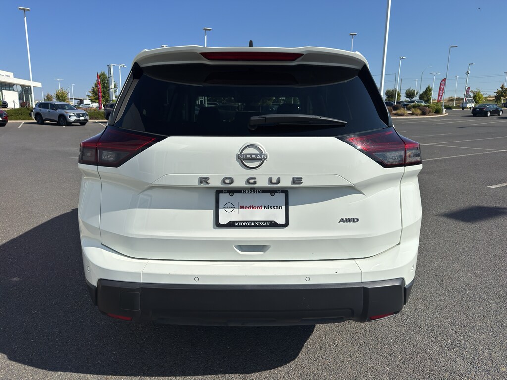 2024 Nissan Rogue S photo 2