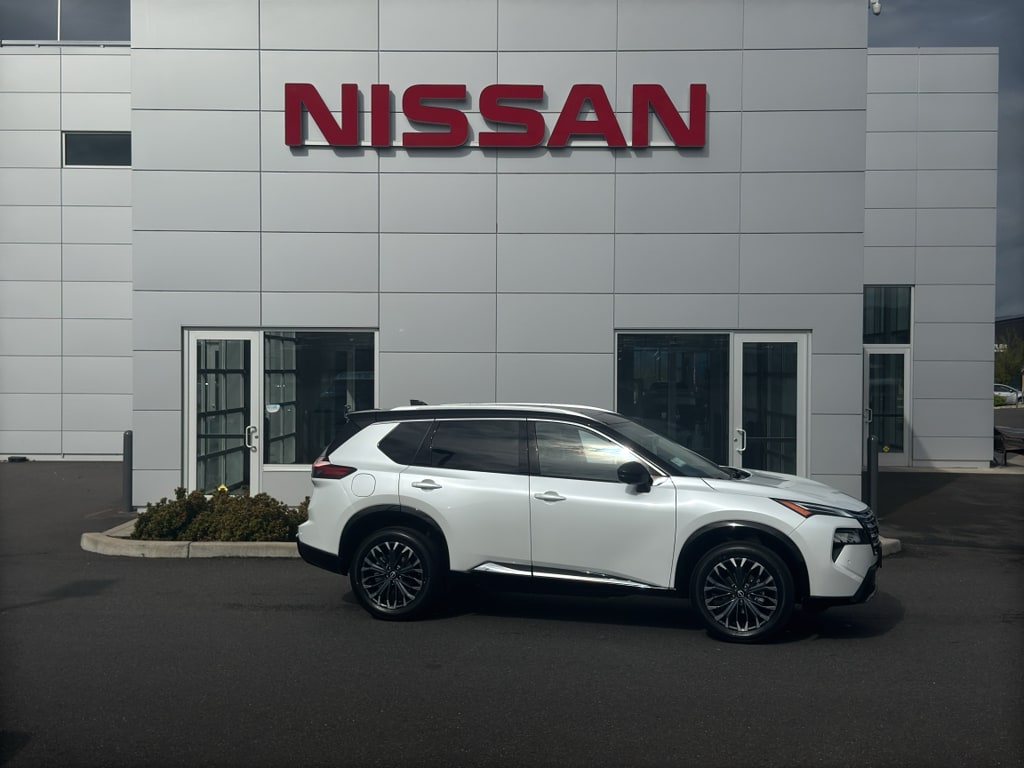 2026 Nissan Rogue Platinum AWD's photo
