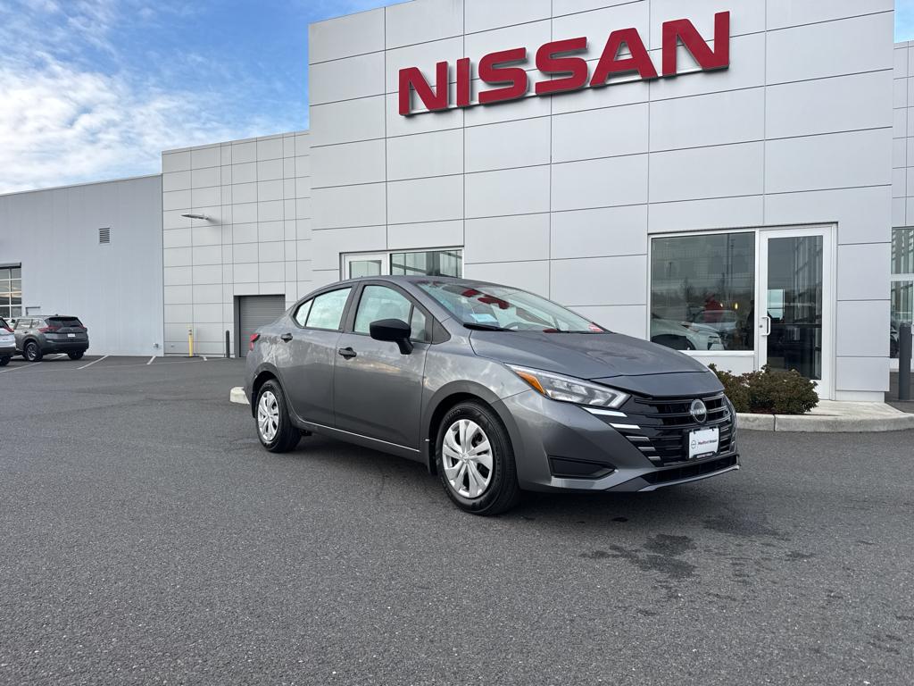 2025 Nissan Versa S photo 2