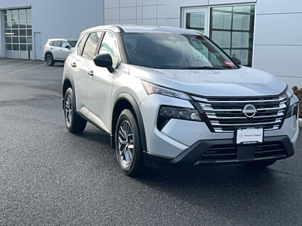 2025 Nissan Rogue S photo 3