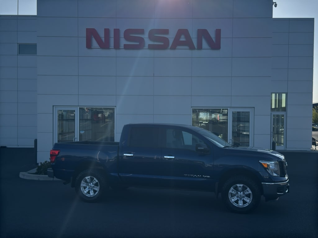 2019 Nissan Titan SV 4X4 Crew Cab's photo