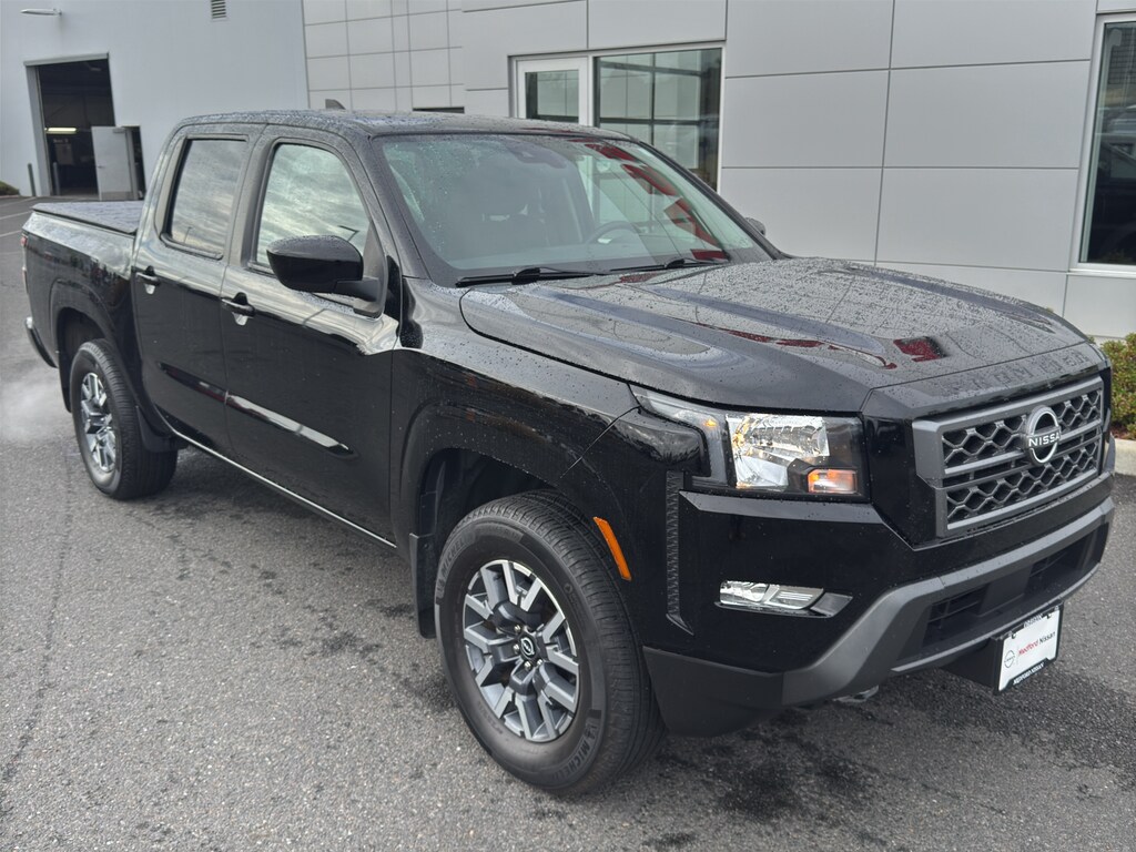 2023 Nissan Frontier SV photo 2