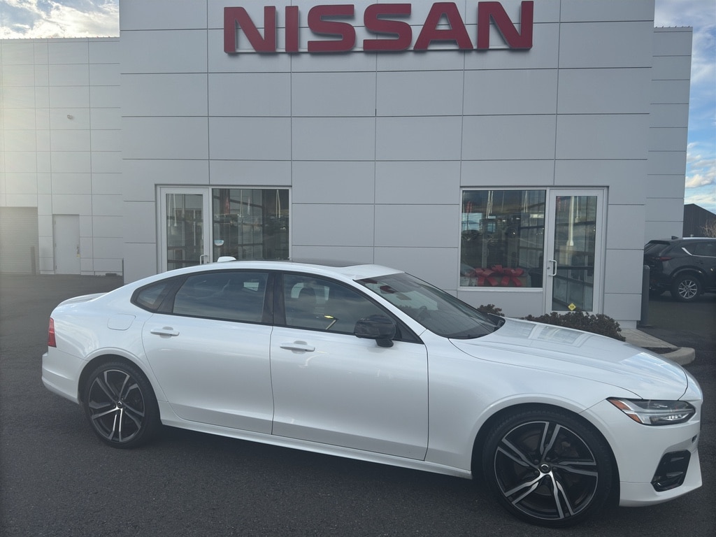 2020 Volvo S90 R-Design's photo