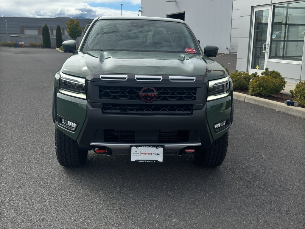 2025 Nissan Frontier PRO-4X photo 3