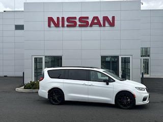 Used 2025 Chrysler Pacifica Limited Medford, OR