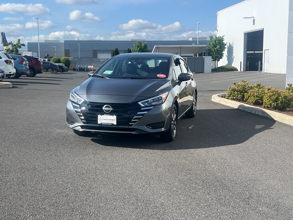 2025 Nissan Versa SV photo 4
