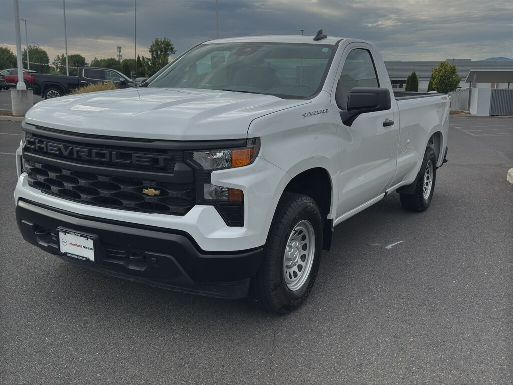 2025 Chevrolet Silverado Work Truck photo 3