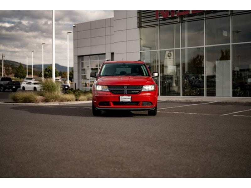 Used 2018 Dodge Journey SE with VIN 3C4PDCAB5JT235678 for sale in Medford, OR