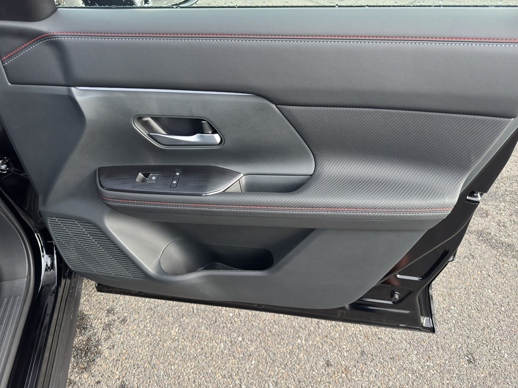 2026 Nissan KICKS SR - Photo 12