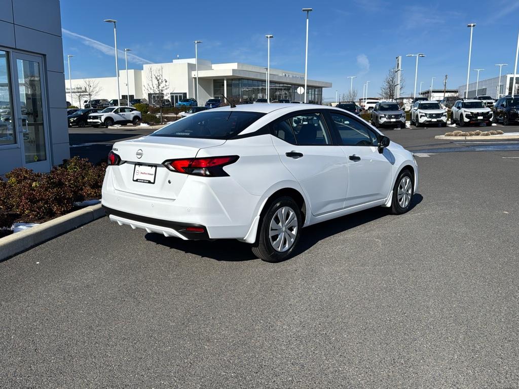 2025 Nissan Versa S photo 4