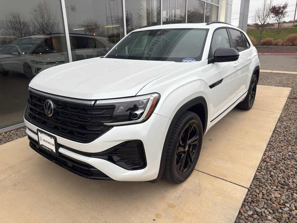 2026 Volkswagen Atlas Cross Sport SEL R-LINE's photo