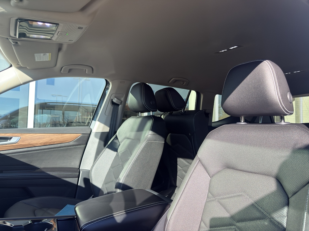 2026 Volkswagen Atlas SE w/Tech - Photo 8