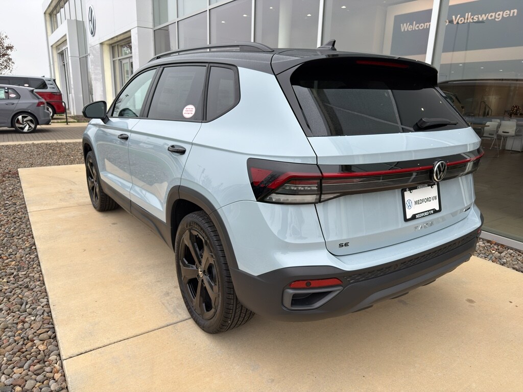 2026 Volkswagen Taos SE Black - Photo 7