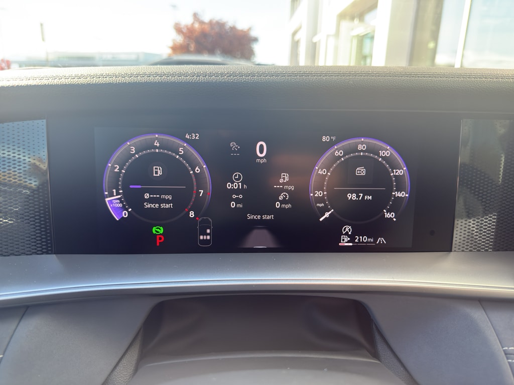 2026 Volkswagen Tiguan SE - Photo 9