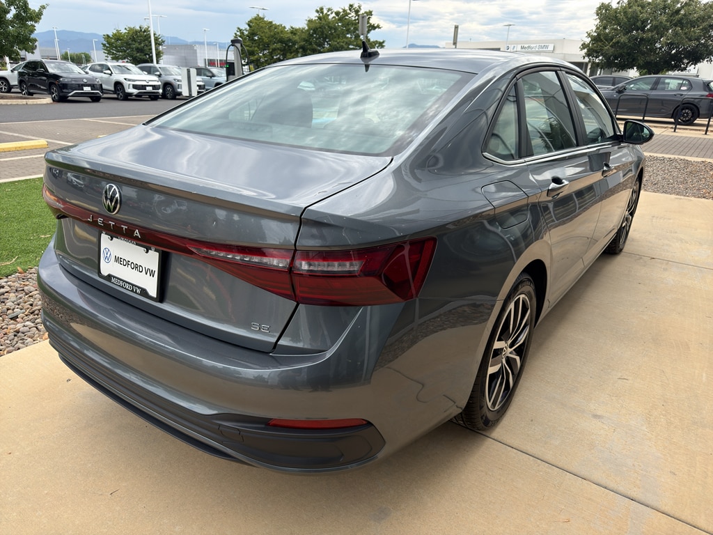 Used 2025 Volkswagen Jetta SE Sedan