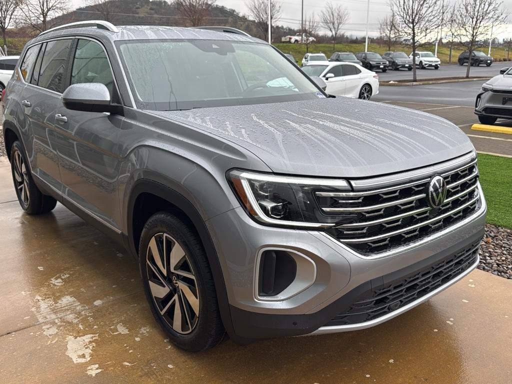 2025 Volkswagen Atlas SE photo 3