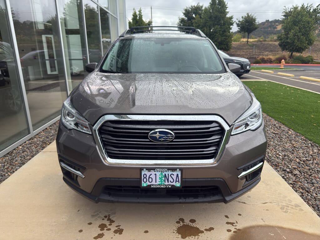 2022 Subaru Ascent Premium photo 2