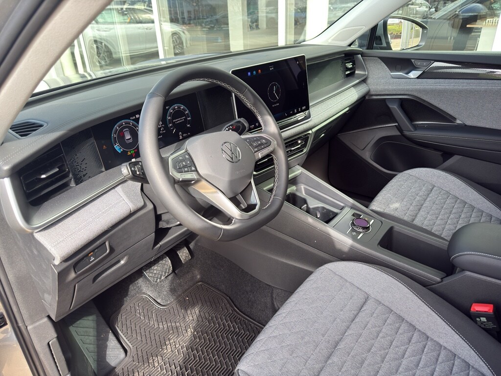 2026 Volkswagen Tiguan S - Photo 9