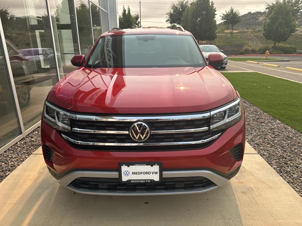 Used 2022 Volkswagen Atlas SE w/Tech with VIN 1V2HR2CA5NC542661 for sale in Medford, OR