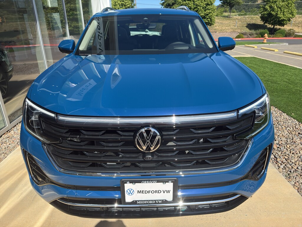 2025 Volkswagen Atlas SEL Premium R-Line photo 2