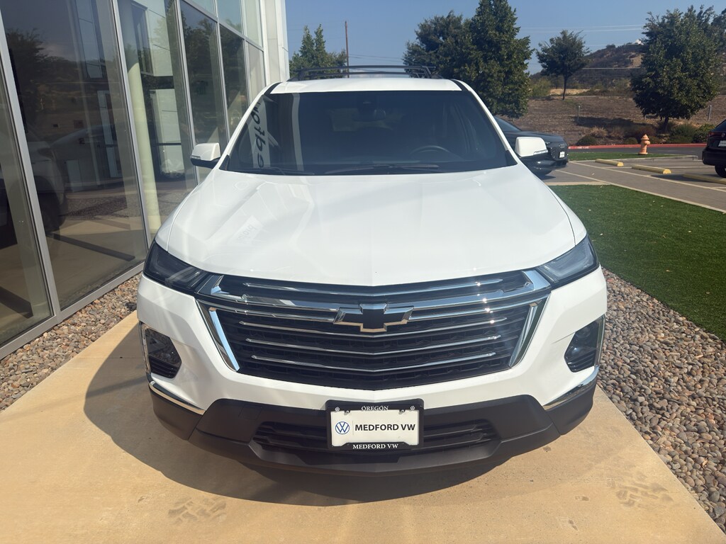 2023 Chevrolet Traverse Cloth photo 2