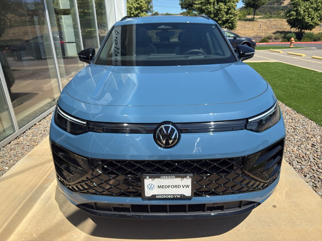 2025 Volkswagen Tiguan SE R-Line Black photo 2