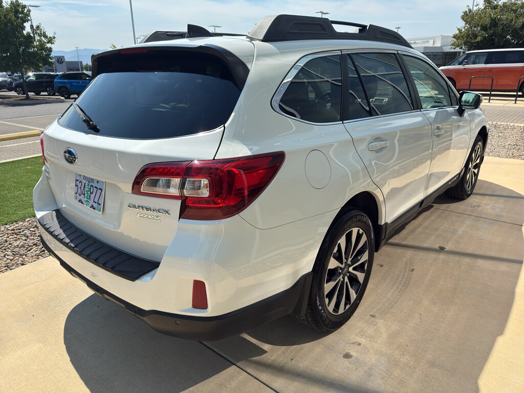 2017 Subaru Outback Limited photo 4