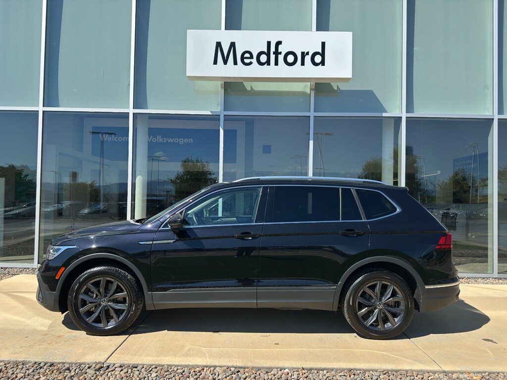 2022 Volkswagen Tiguan SE photo 2