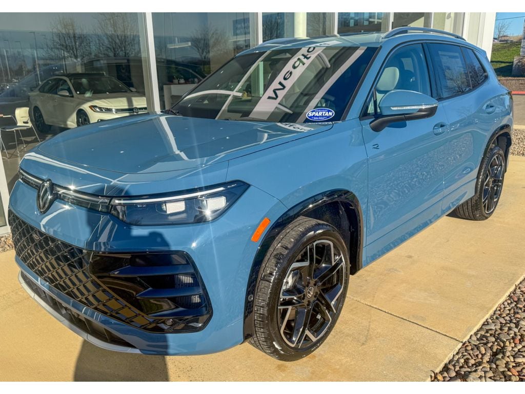 2026 Volkswagen Tiguan SEL R-LINE TURBO's photo