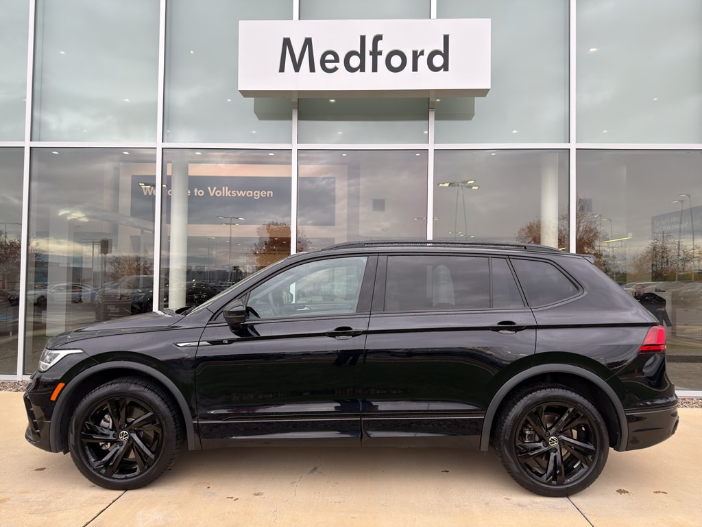 Used 2023 Volkswagen Tiguan SE R-Line Black SUV
