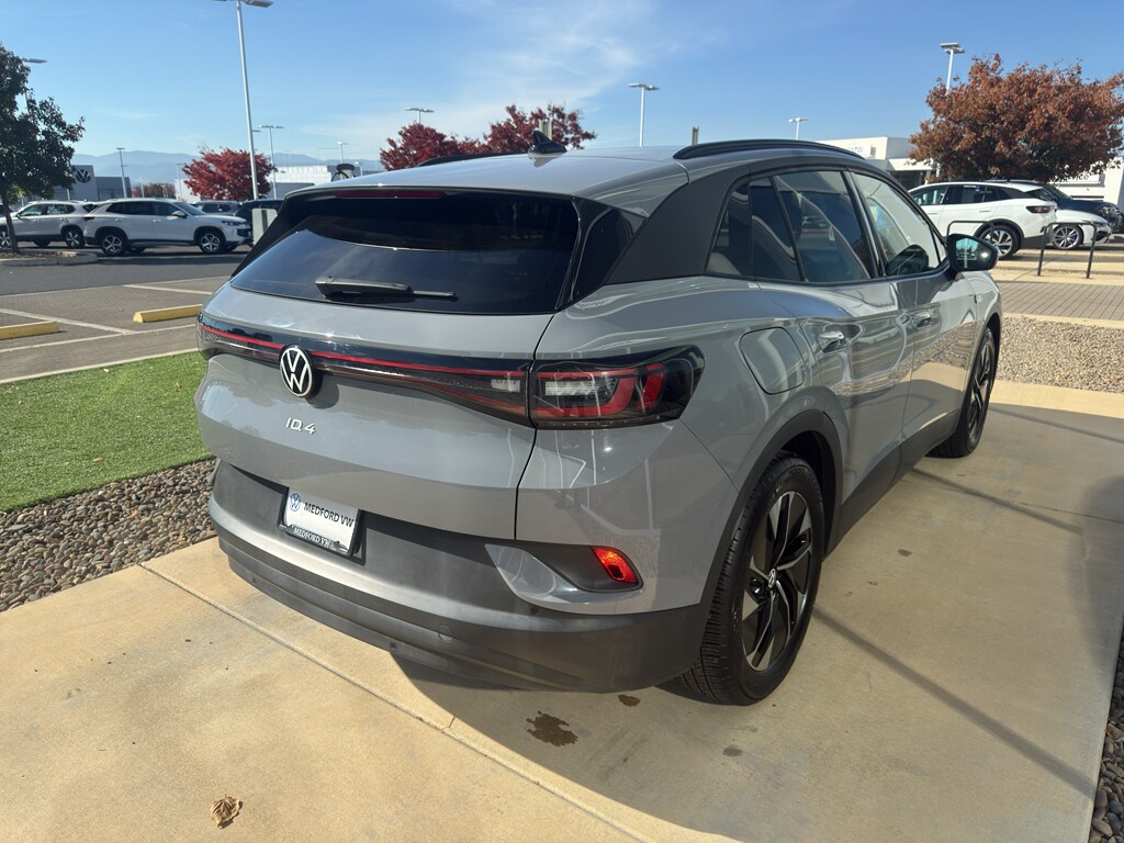 2021 Volkswagen ID.4 Pro photo 3