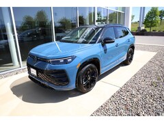 New 2026 Volkswagen Tiguan SE R-Line Black For Sale in Medford OR