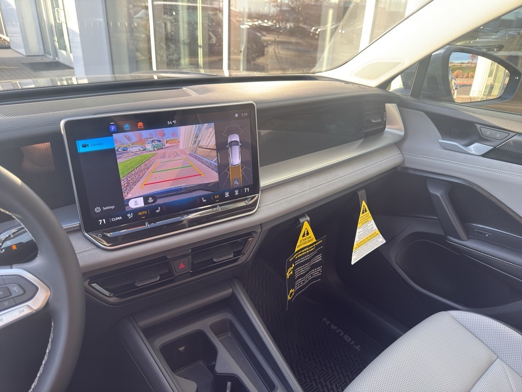 2026 Volkswagen Tiguan SE - Photo 12