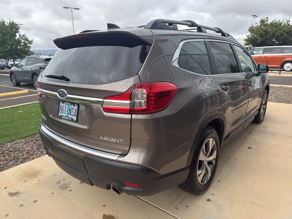 2022 Subaru Ascent Premium photo 4