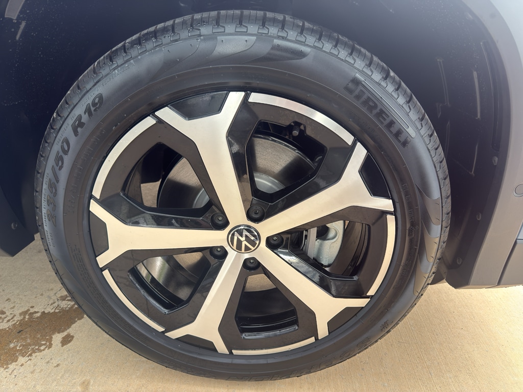 2026 Volkswagen Tiguan SE - Photo 17