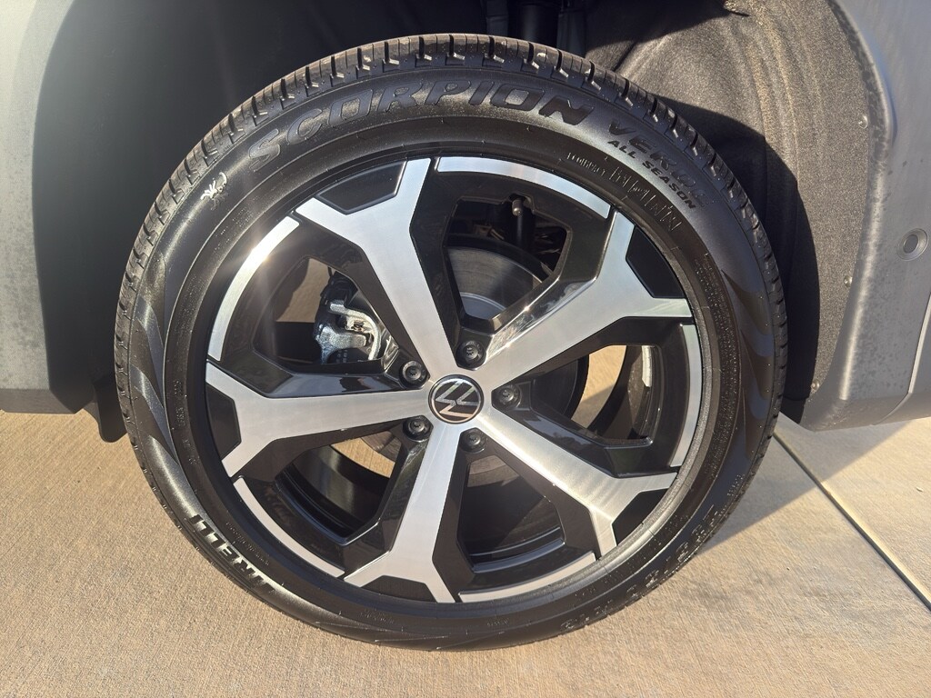 2026 Volkswagen Tiguan SE - Photo 15