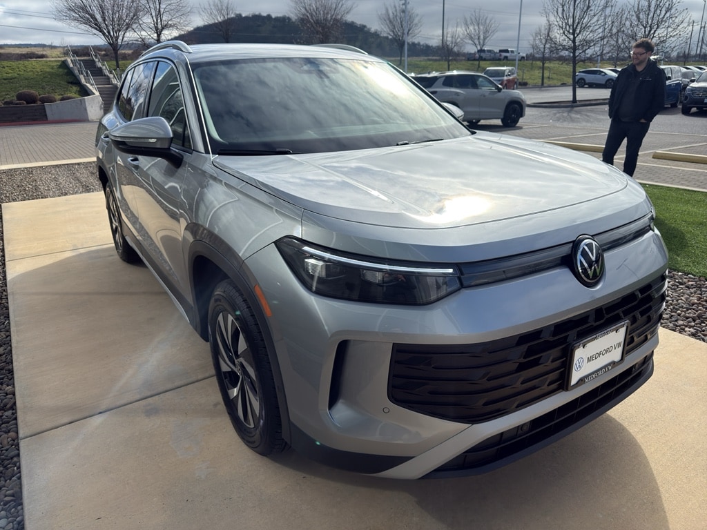 2026 Volkswagen Tiguan S - Photo 3