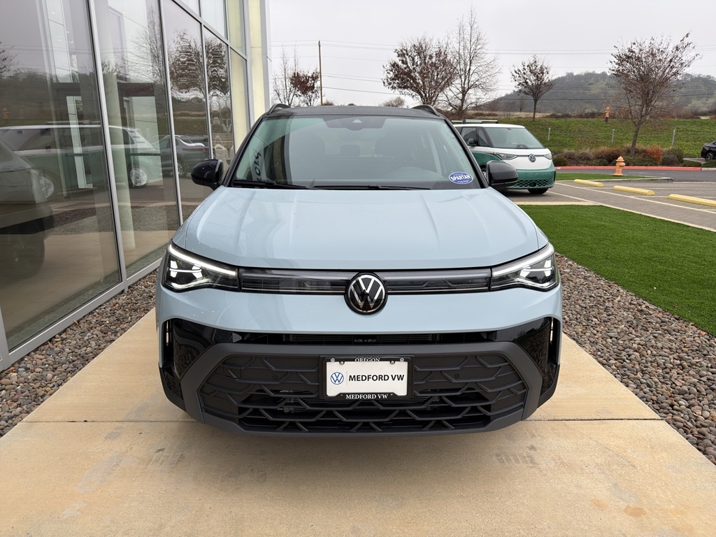 2026 Volkswagen Taos SE Black - Photo 3