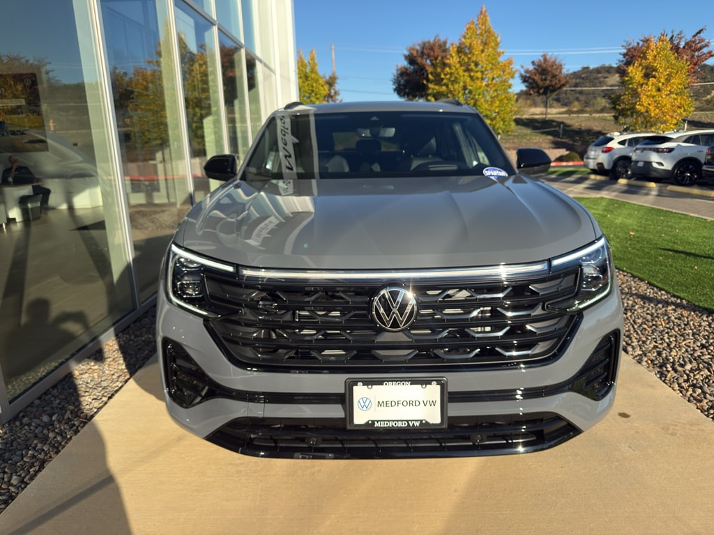 New 2026 Volkswagen Atlas Cross Sport 2.0T SEL R-Line Black SUV