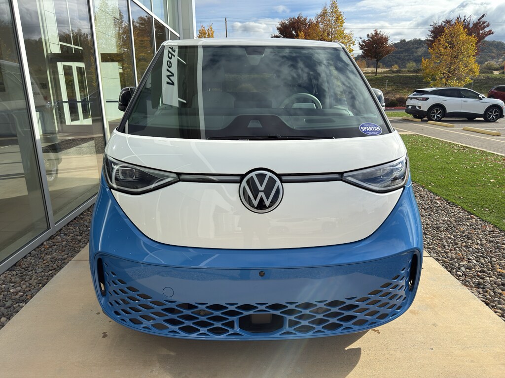 2025 Volkswagen ID. Buzz Pro Plus photo 2