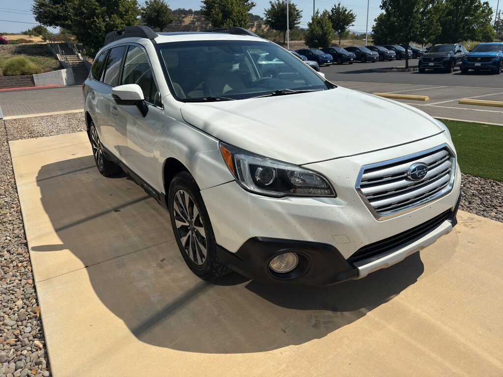 2017 Subaru Outback Limited photo 3