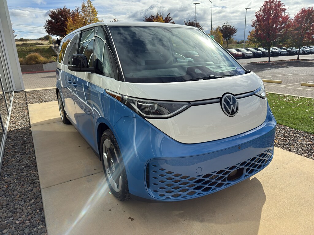 2025 Volkswagen ID. Buzz Pro Plus photo 3