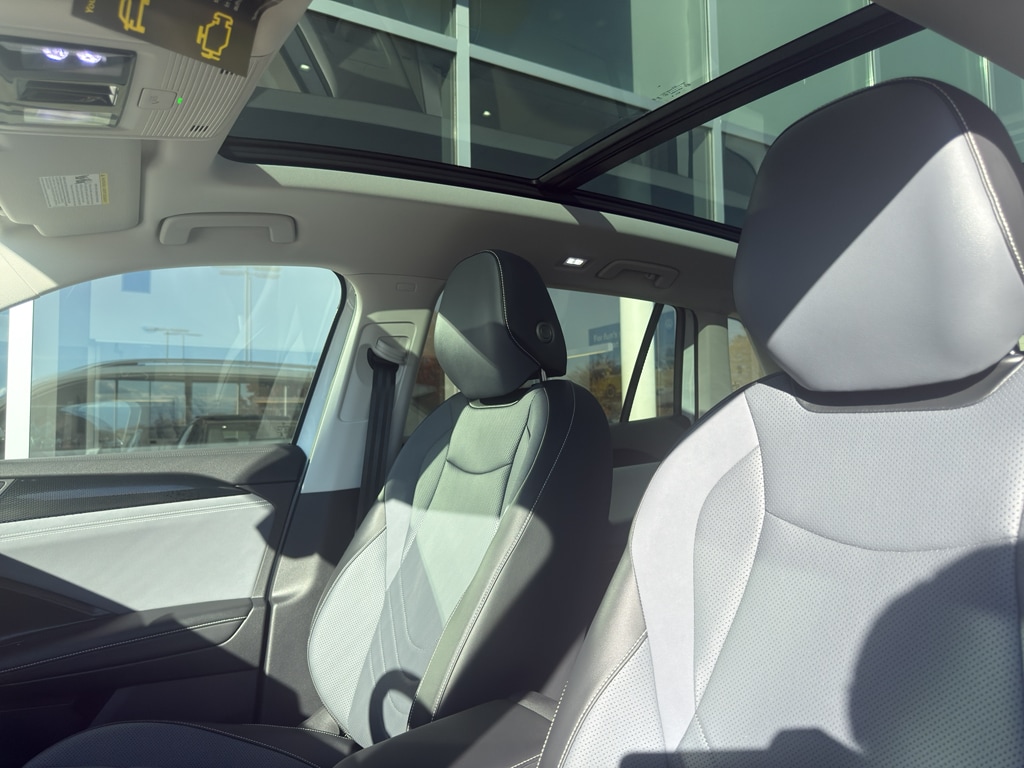 2026 Volkswagen Tiguan SE - Photo 8