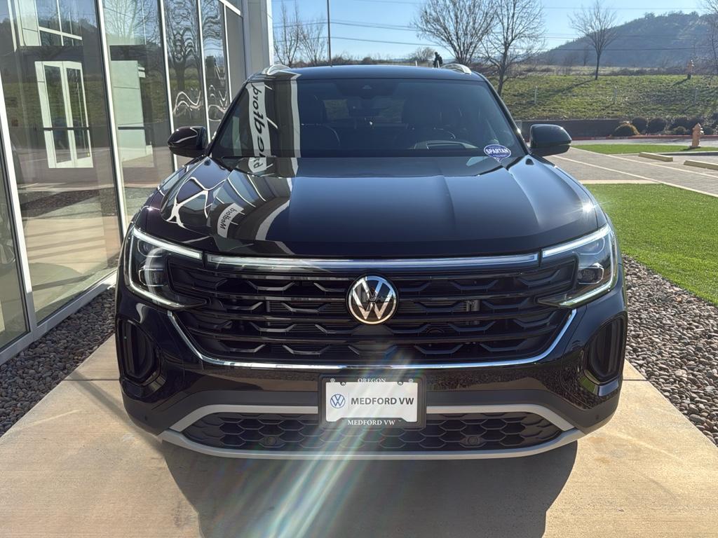 2025 Volkswagen Atlas Cross Sport SEL photo 2