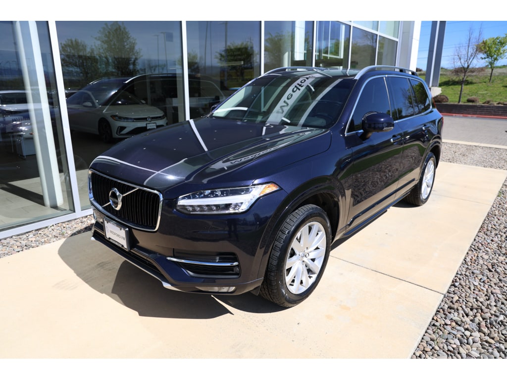 2016 Volvo XC90 Momentum