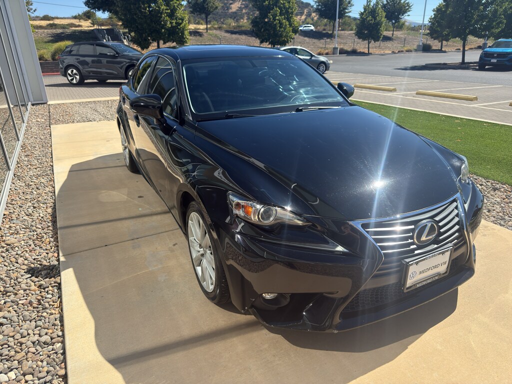 2015 Lexus IS 250 photo 2