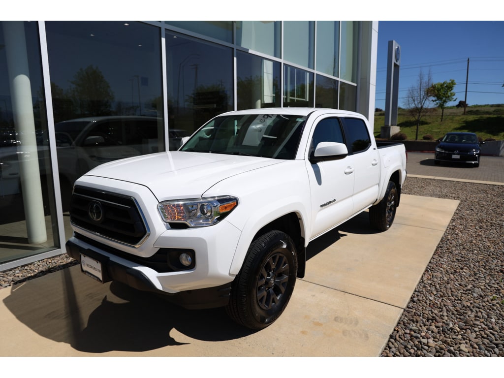 2021 Toyota Tacoma SR5 Double Cab 2WD V6 Auto Short Bed's photo